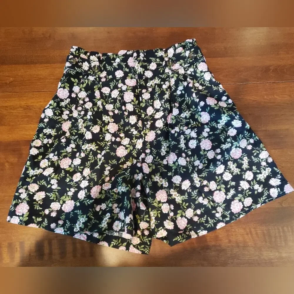 What When Wear 6 multi‎ colored shorts
